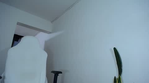 Snapshot of diamond_black00 chatting on 01/16/25, 11:48 MaSSimo online show from 01/16/25, 11:48