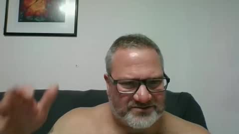 Snapshot of diamond_couple_82 chatting on 01/06/25, 05:41 diamond_couple_82 online show from 01/06/25, 05:41
