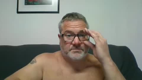 Snapshot of diamond_couple_82 chatting on 10/09/25, 04:21 diamond_couple_82 online show from 10/09/25, 04:21