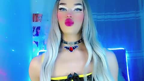 Snapshot of diamond_hott1 chatting on 02/21/25, 05:02 AmayaGirl online show from 02/21/25, 05:02