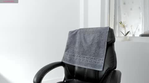 diamondkay_ online show from 10/01/25, 06:19