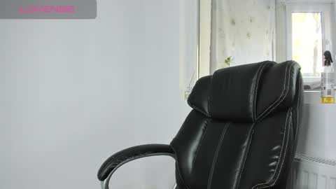 diamondkay_ online show from 10/21/25, 07:53