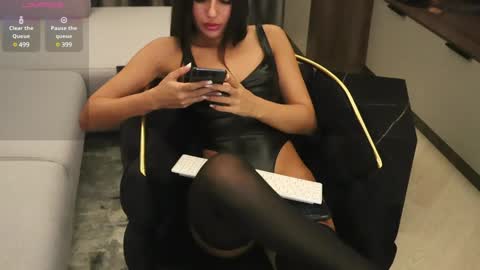 Iris online show from 12/15/24, 11:42