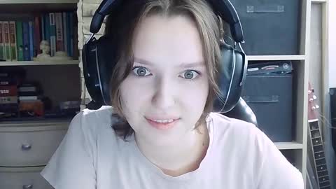 diana_back3 online show from 09/30/25, 06:07