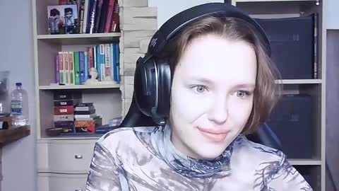 diana_back3 online show from 10/26/25, 06:19