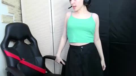 diana_back3 online show from 11/17/25, 10:10