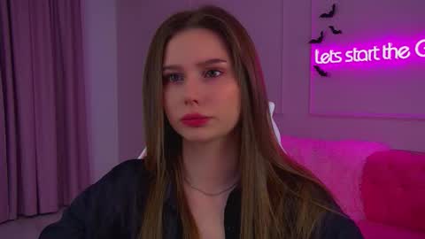 Snapshot of dianabecker chatting on 10/24/25, 06:26 Diana online show from 10/24/25, 06:26