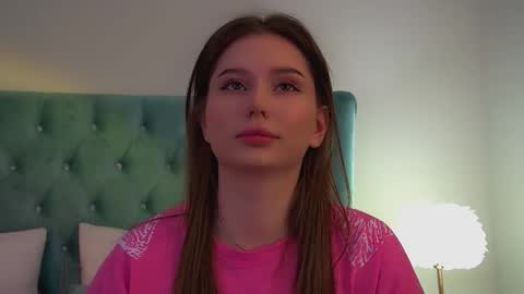 Snapshot of dianabecker chatting on 11/06/25, 06:31 Diana online show from 11/06/25, 06:31