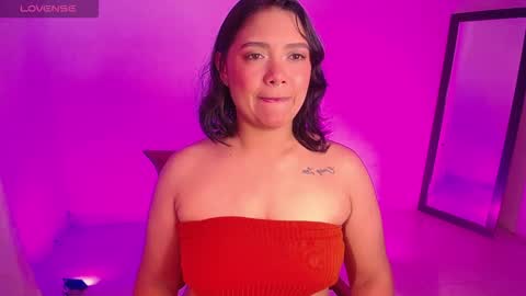 Snapshot of dianee_01 chatting on 10/21/25, 02:01 Anne online show from 10/21/25, 02:01