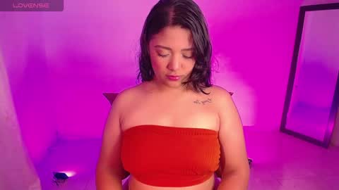 Snapshot of dianee_01 chatting on 10/22/25, 12:00 Anne online show from 10/22/25, 12:00
