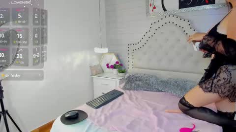 Snapshot of diannevega chatting on 10/30/25, 07:14 call me princess dianne online show from 10/30/25, 07:14