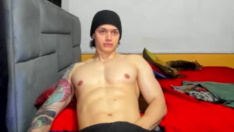 jhon online show from 02/08/25, 02:47