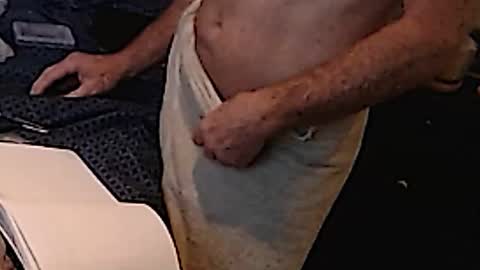 Snapshot of dickgiggler chatting on 01/01/25, 08:56 Sparkx online show from 01/01/25, 08:56