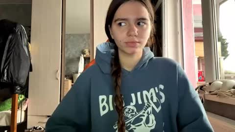 Leila online show from 12/02/25, 09:14