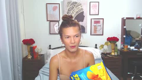 Dennesse online show from 12/26/24, 12:25