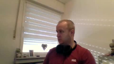 dienummer10 online show from 10/23/25, 07:51