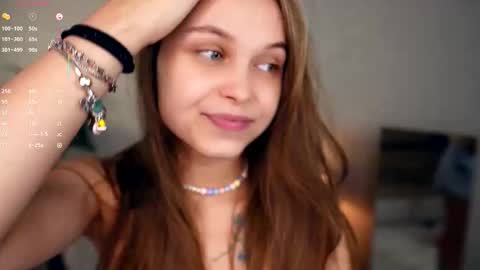 Snapshot of dierafauxa chatting on 10/22/25, 06:51 Elwyna online show from 10/22/25, 06:51