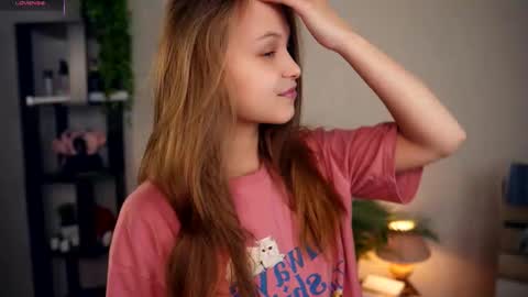 Snapshot of dierafauxa chatting on 11/12/25, 06:41 Elwyna online show from 11/12/25, 06:41