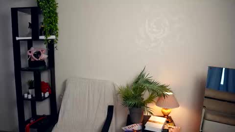 Snapshot of dierafauxa chatting on 11/18/25, 06:51 Elwyna online show from 11/18/25, 06:51