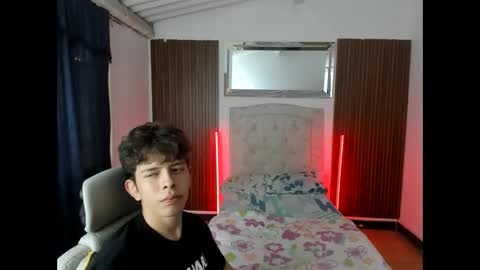 Snapshot of dilan_orduz chatting on 10/19/25, 01:01 Dilan Orduz online show from 10/19/25, 01:01