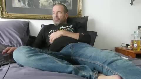 Snapshot of dilf_4u chatting on 01/06/25, 01:53 Hot Penis online show from 01/06/25, 01:53