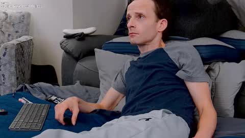 Dilldough405 online show from 10/25/25, 05:37