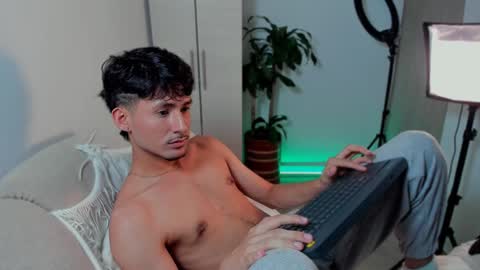 Snapshot of dimitri_targaryen chatting on 01/11/25, 07:17 Fabian online show from 01/11/25, 07:17