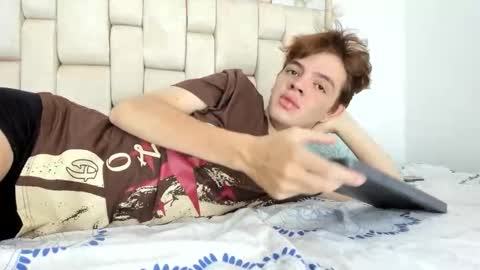 Snapshot of dioniso_69 chatting on 10/12/25, 01:21 apollo online show from 10/12/25, 01:21