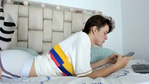 Snapshot of dioniso_69 chatting on 10/13/25, 01:33 apollo online show from 10/13/25, 01:33