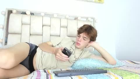 Snapshot of dioniso_69 chatting on 11/19/25, 01:44 apollo online show from 11/19/25, 01:44