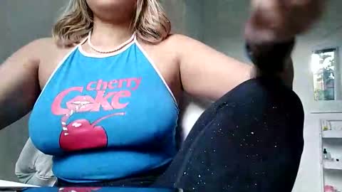 Snapshot of diosadeluniverso_ chatting on 09/11/25, 08:20 diosadeluniverso_ online show from 09/11/25, 08:20