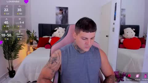 Snapshot of dirty_boy__ chatting on 10/15/25, 04:18 johny online show from 10/15/25, 04:18
