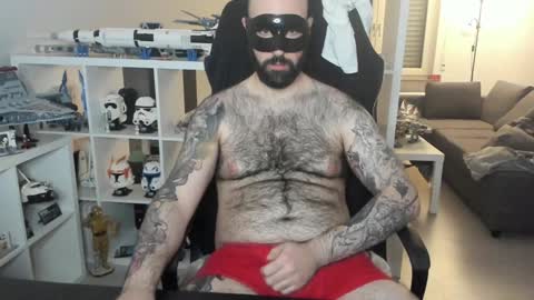 Snapshot of dirtybalws chatting on 12/24/24, 06:50 Robert online show from 12/24/24, 06:50