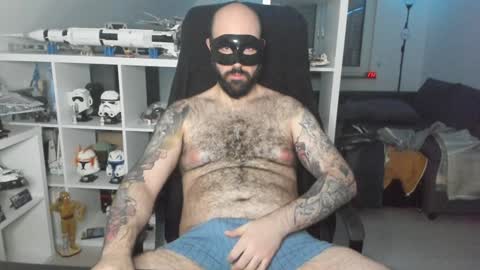 Snapshot of dirtybalws chatting on 01/25/25, 01:32 Robert online show from 01/25/25, 01:32