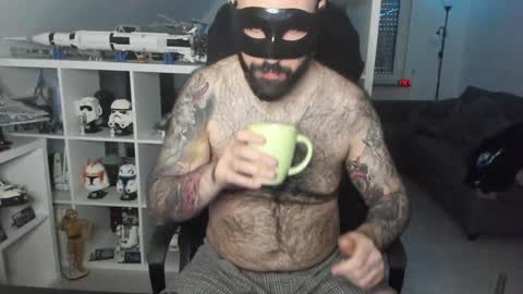 Snapshot of dirtybalws chatting on 01/29/25, 04:19 Robert online show from 01/29/25, 04:19