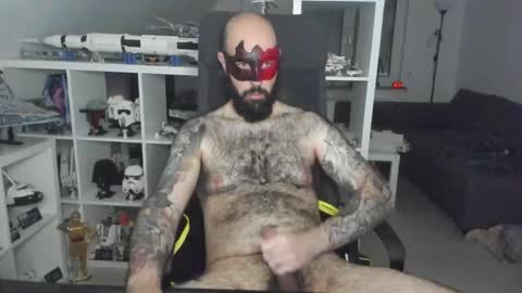 Snapshot of dirtybalws chatting on 10/27/25, 04:00 Robert online show from 10/27/25, 04:00