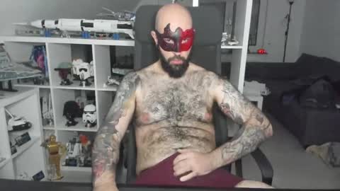 Snapshot of dirtybalws chatting on 10/29/25, 05:58 Robert online show from 10/29/25, 05:58