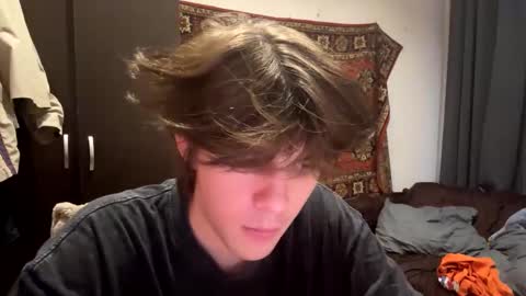 Snapshot of diski07 chatting on 10/18/25, 02:51 Diskis online show from 10/18/25, 02:51