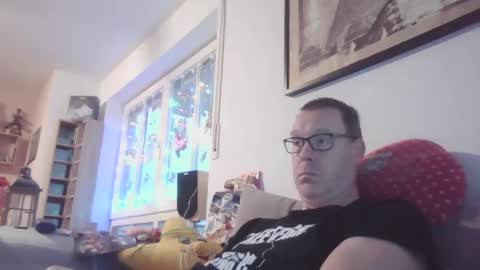 Snapshot of disney0988 chatting on 12/10/24, 06:44 disney0988 online show from 12/10/24, 06:44