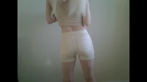 DitaMilton online show from 10/11/25, 01:42