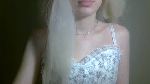 DitaMilton online show from 10/25/25, 01:29