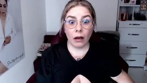 Snapshot of diva_milf chatting on 10/10/25, 11:26 Diva online show from 10/10/25, 11:26