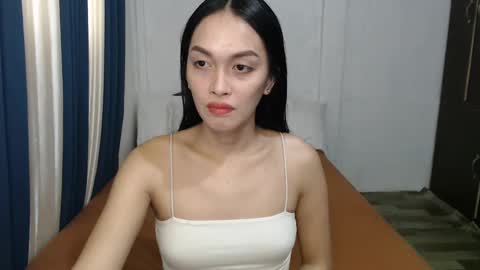 Snapshot of divina_graciaxx chatting on 01/20/25, 02:01 DIVINA online show from 01/20/25, 02:01