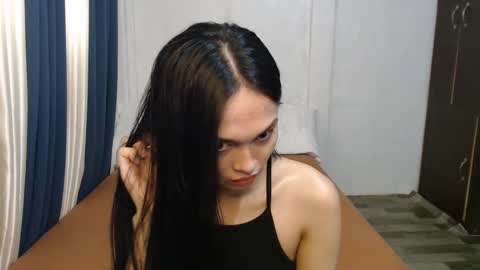 Snapshot of divina_graciaxx chatting on 03/04/25, 02:06 DIVINA online show from 03/04/25, 02:06