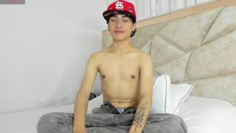 Snapshot of divine_thiagoo chatting on 09/16/25, 01:23 Thiago online show from 09/16/25, 01:23
