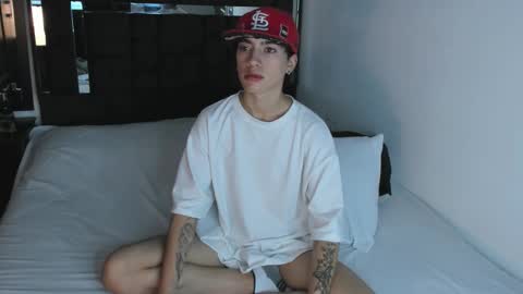 Snapshot of divine_thiagoo chatting on 09/23/25, 04:10 Thiago online show from 09/23/25, 04:10
