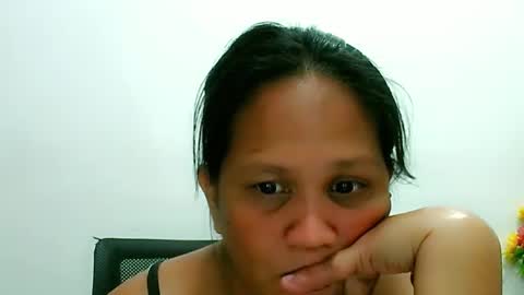 Snapshot of divinegrace10 chatting on 02/19/25, 02:33 Divine Grace Close To Your Hear online show from 02/19/25, 02:33