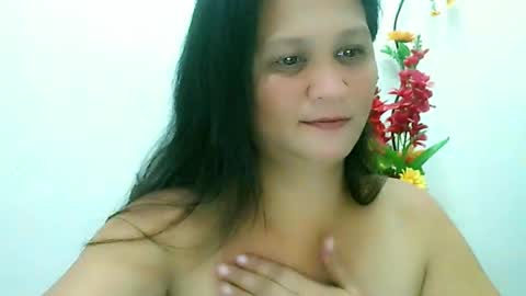 Snapshot of divinegrace10 chatting on 03/12/25, 03:13 Divine Grace Close To Your Hear online show from 03/12/25, 03:13