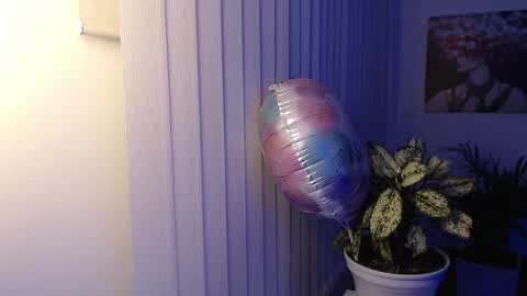 Snapshot of divineisis chatting on 10/24/25, 10:11 Hera online show from 10/24/25, 10:11