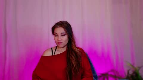 Snapshot of divinelynn chatting on 01/16/25, 05:23 DivineLynn online show from 01/16/25, 05:23